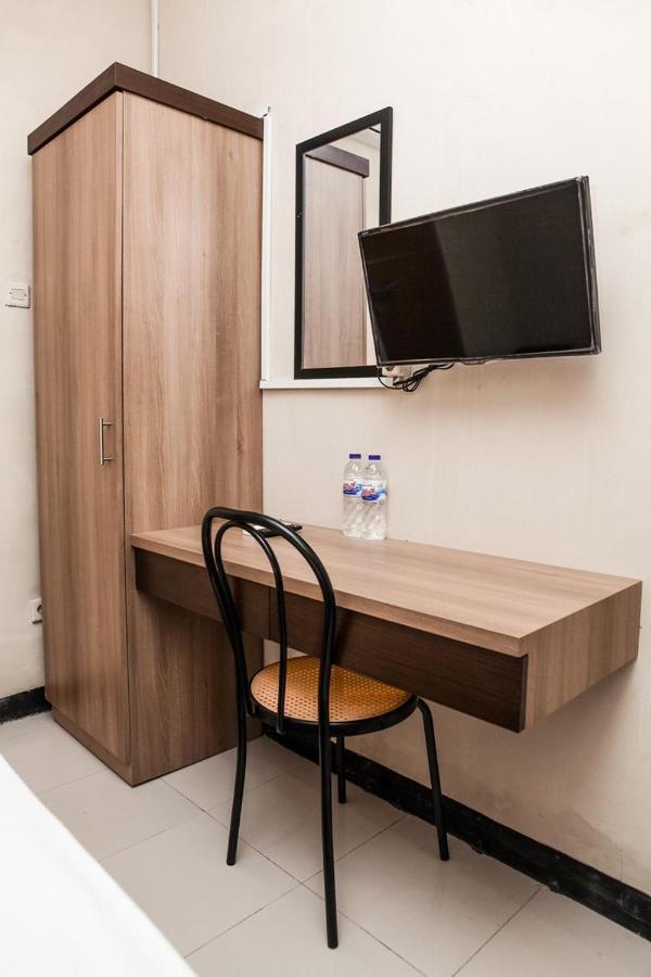 Comfy Homestay Yogyakarta Exterior photo